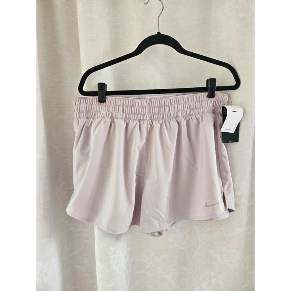 Nike Women’s Dri-FIT Training Shorts Size XL Dusty Lilac NWT